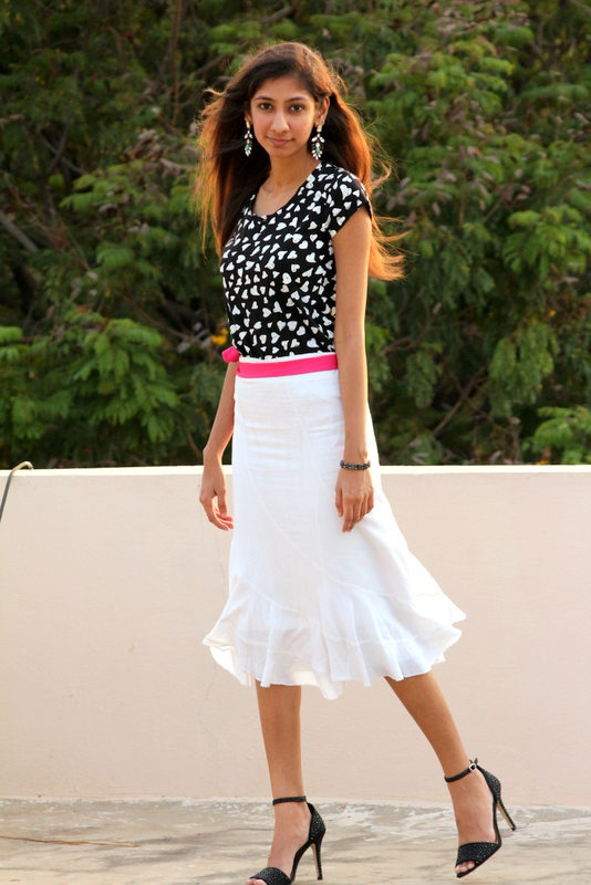 white skirt, black and white skirt, fashion blog india, best indian fashion blog, fashion stirred, summer fashion